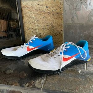 Nike Metcon 4 white & blue hero